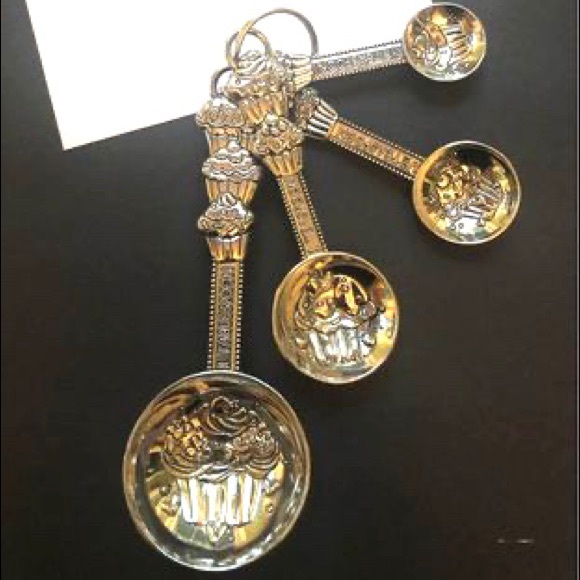 Ganz Studio 101 4-Piece Measuring Spoon, Cupcake NWOT - Picture 2 of 2